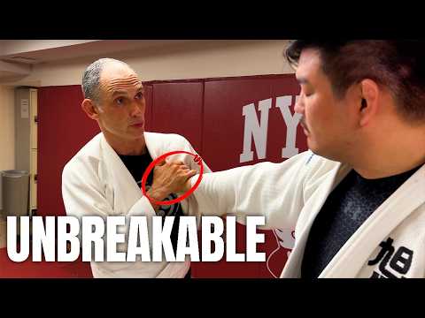 Видео: Дзюдоистский трюк, который сделает ваши хваты несокрушимыми