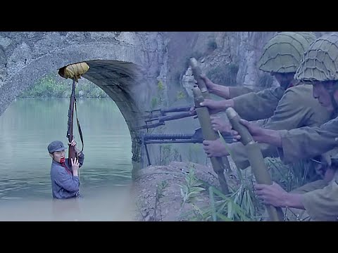 Видео: Японская армия хотела атаковать сзади, но командир роты прямо взорвал каменный мост.