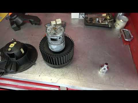 Видео: Замена вентилятора салона и резистора Volvo S60 V70 и XC 70 2001-07 гг. с помощью всего одного ин...