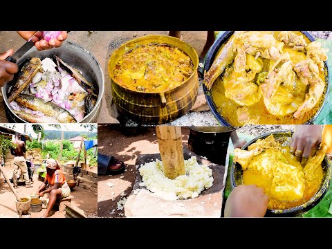 Видео: Ганская деревня: готовим курино-рыбный суп с пальмовыми орехами и толченым ямсом (FUFU)