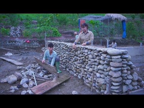 Видео: Мы построили БОЛЕЕ НАДЕЖНУЮ ферму с каменным домом и солнечной энергией!