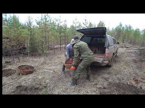 Видео: ДЕНЬ КОЛЕСА!!! МЕТАЛЛА СТОЛЬКО ЧТО НЕ СМОГЛИ ВСЁ УВЕСТИ!!! КОП МЕТАЛЛА В ЛЕСНОМ ГАРАЖЕ!!!!!