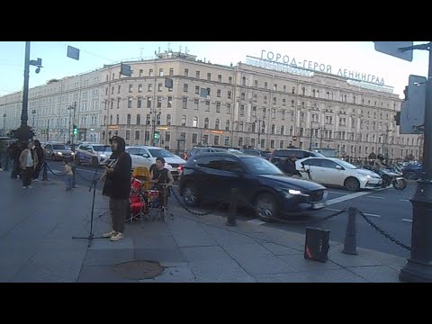Видео: Уличные музыканты Питер Глеб Васильев и Сева на пл. Восстания 1 сентября ч1 - В темноте