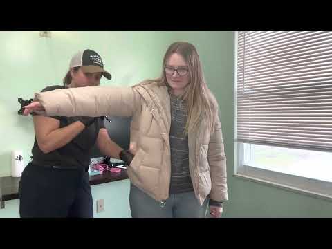 Видео: ASMR~ TSA проводит обыск и проверку сумок!