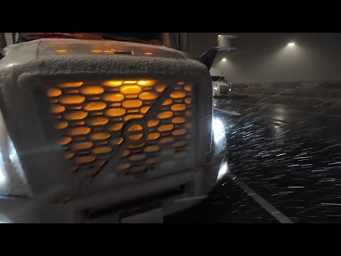 Видео: Попал в снежный шторм,пробил колесо,рейс с тремя разгрузками,(грузоперевозки по Америке)