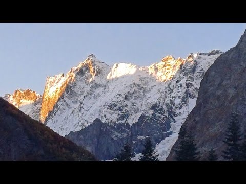 Видео: Домбай. Выходные в горах.