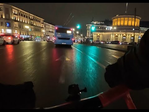 Видео: Вечерний Невский проспект на велосипеде