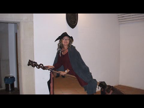 Видео: Чому мене лякають квіти, а не Гелловін.