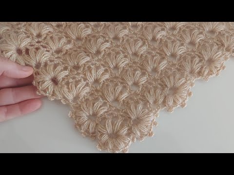 Видео: Как связать треугольную шаль крючком для начинающих / Легкие схемы вязания шали крючком