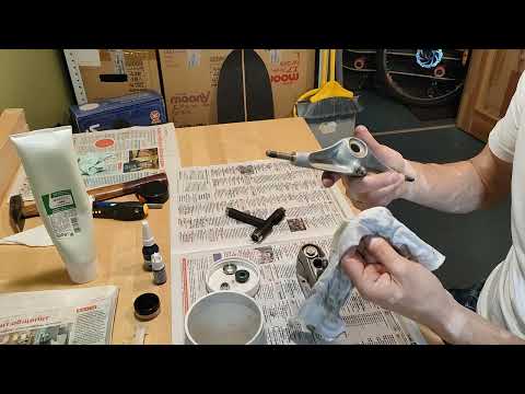 Видео: ТО серфподвески carver c7. часть 1: разборка и чистка.