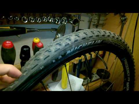 Видео: Герметик Hi-Gear Tire Doc в велосипедной безкамерке.
