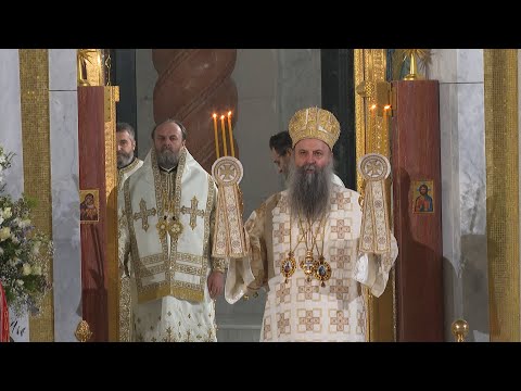 Видео: Патријарх Порфирије служио васкршњу  Литургију у храму Светог Саве