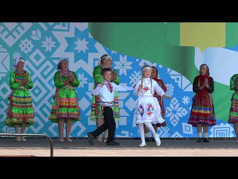 Видео: Марийский танец. Радуют Амзибашевские. Видео Хайбуллина Василия
