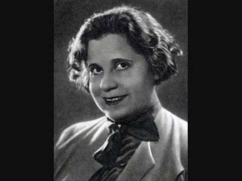 Видео: 1-я ария Марфы ("Царская невеста") - Валерия Барсова / Barsova