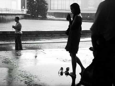 Видео: Она боится слез....