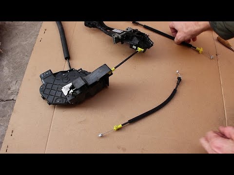 Видео: Замена тросика ручки передней левой двери на Range Rover Evoque 2,2 Ленд Ровер Эвок 2013 года