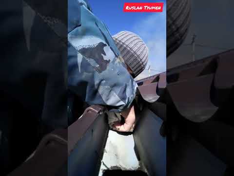 Видео: Герметизация водостока.