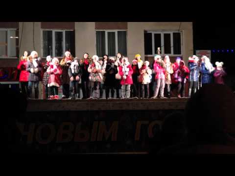 Видео: Новогодний хоровод пусть нам счастье принесёт. Студия И