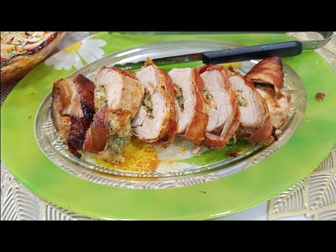 Видео: Свиное филе фаршированное сыром с пряной зеленью