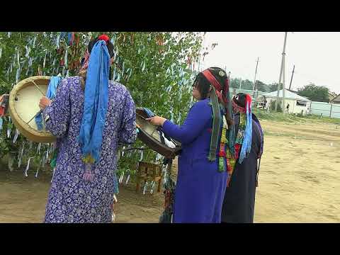 Видео: Шаманский обряд посвящения в шаманском центре «Тэнгэри» в Сибири