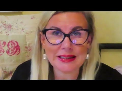 Видео: У Меня Шок - Я увидела в магазине МЕГЕРУ  с бывшей работы. Радуюсь как ребёнок ! Жизнь в Финляндии