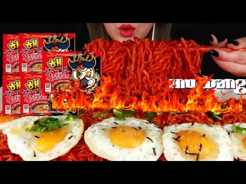 Видео: Самый горячий в мире вызов с лапшой🔥🔥