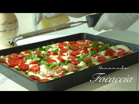 Видео: Приготовление действительно простого и вкусного домашнего хлеба