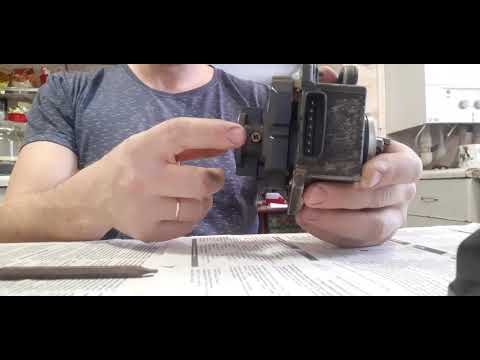 Видео: Потеря мощности Nissan. Не едет. Двигатель троит и глохнет. Меняем катушку зажигания.