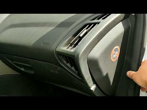 Видео: Форд Фокус 3 как снять бардачок