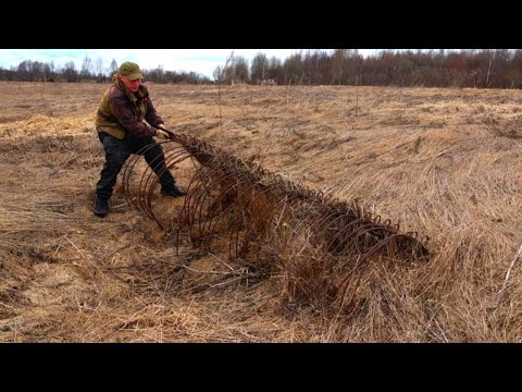 Видео: НАШЁЛ ДОМ ТРАКТОРИСТА! ТОННЫ МЕТАЛЛА по-всюду! КОННЫЕ ГРАБЛИ! ТРАКИ! КАТКИ! РЕЛЬСЫ!