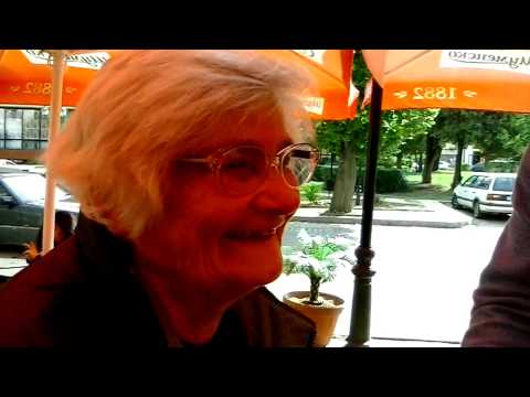 Видео: Предизборна среща на Цветислава Цветкова в гр.Трън на 06.10.2017 г. 12:45 часа (3)