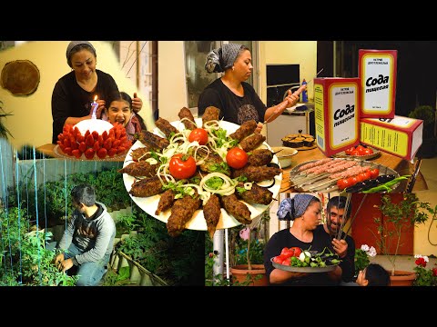 Видео: ПИЩЕВАЯ СОДА И ФАРШ ЛЮЛЯ КЕБАБ НА МАНГАЛЕ | БИСКВИТНЫЙ ТОРТ МОРОЖЕННОЕ | ПРАВИЛА УХОДЕ ЗА ТЕПЛИЦЕЙ