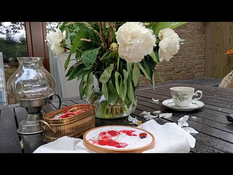 Видео: 16. Вышивка. Готовая  работа. Вдохновенный процесс и новое начало... Цветы, природа и немного моря..