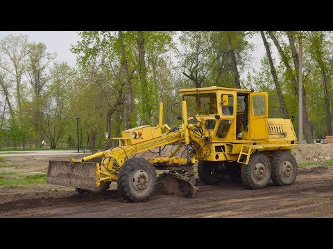 Видео: Грейдер ДЗ-99. Старичок в работе. Звук А-41. / The old Soviet grader DZ-99.