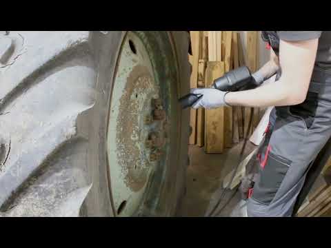 Видео: Купил мясорубку, чтобы открутить колеса. Ручной гайковерт.