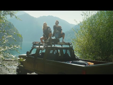 Видео: Джарахов & Mary Gu – Я в моменте 2 (Vibe Video)