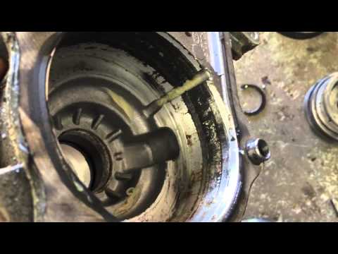 Видео: Разборка электрического рулевого механизма Ford