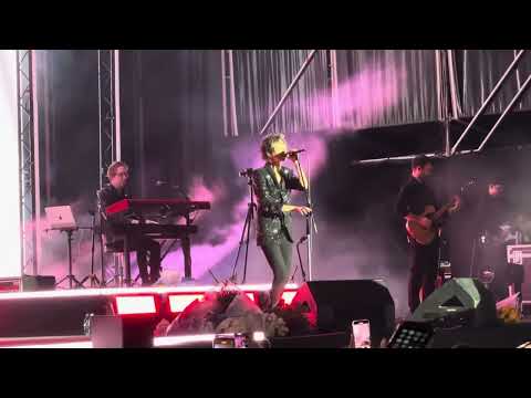 Видео: Земфира - Хочешь? (live 01.05.2024)