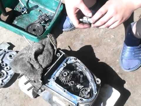 Видео: Сборка КПП ИЖ планета, собрать за 5 минут.