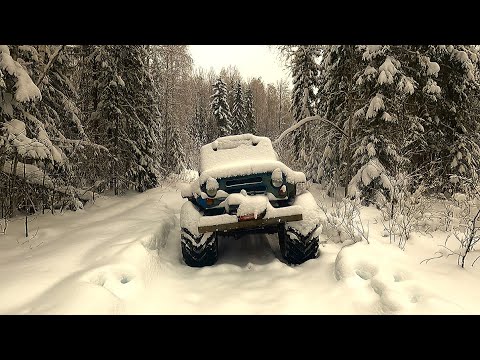 Видео: Шиномонтаж в таёжных условиях. Вездеход пока на ходу. Два рейса в лес за металлом.
