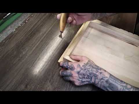 Видео: мастер класс. урок резьбы по дереву. как нарезать зарики по углам нард. резьба по дереву