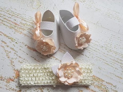 Видео: Повязка для малышки с цветами из фоамирана и пинетки для фотосессии DIY Mellas