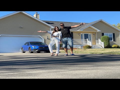 Видео: 🏡 Мы купили дом в Канаде! Переезд и большой тур по дому