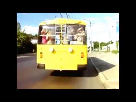 Видео: любимая работа - водитель троллейбуса (маски в троллейбусе)