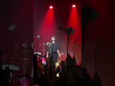 Видео: Земфира - Почему. Париж, 30.10.22