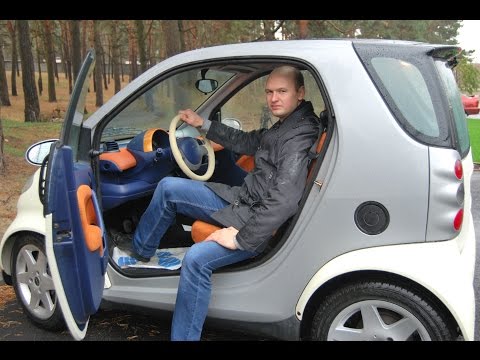 Видео: Smart City Coupe (FORTWO) 2000 г Обзор/тест драйв . Подробно о бо всем