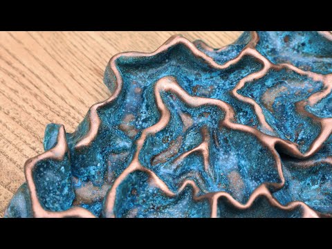 Видео: Как использовать технику гравировки на меди и добавить синюю патину