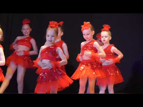 Видео: танец "Сладкоежки" студия "Ассоль" г . Железнодорожный 2017г