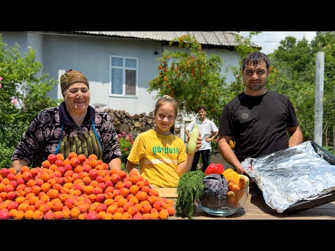 Видео: Бабушка готовит кофейный торт на ифтар Рамадана! Собираем красную смородину и варим варенье!