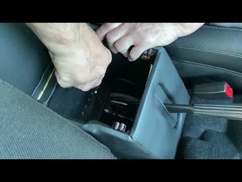 Видео: Подлокотник на НИВУ, Lada 4x4, Legend, 2024г.в. (с 2020 г.в.)